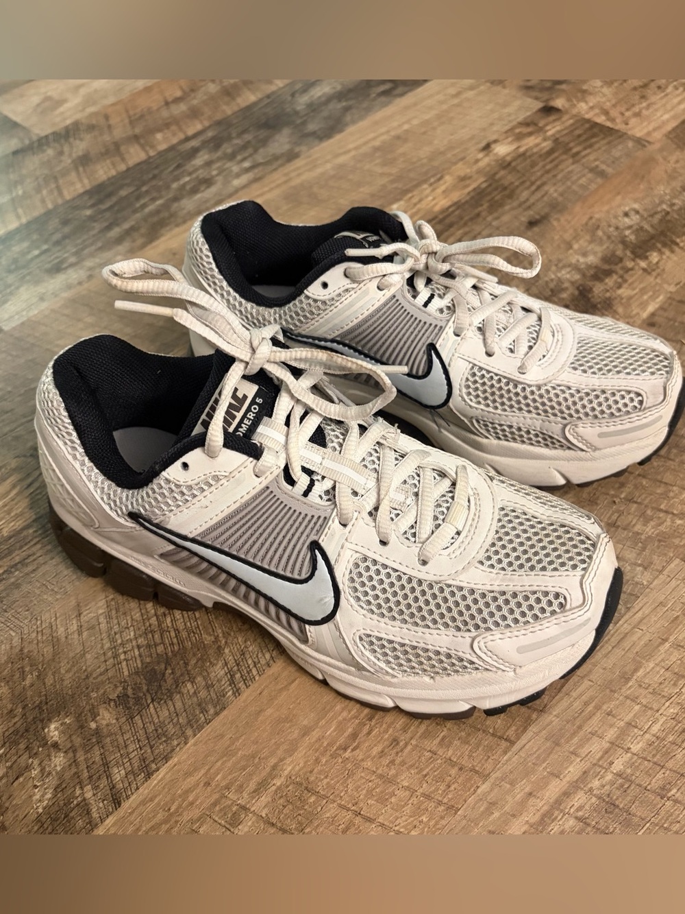Nike vomero shoes